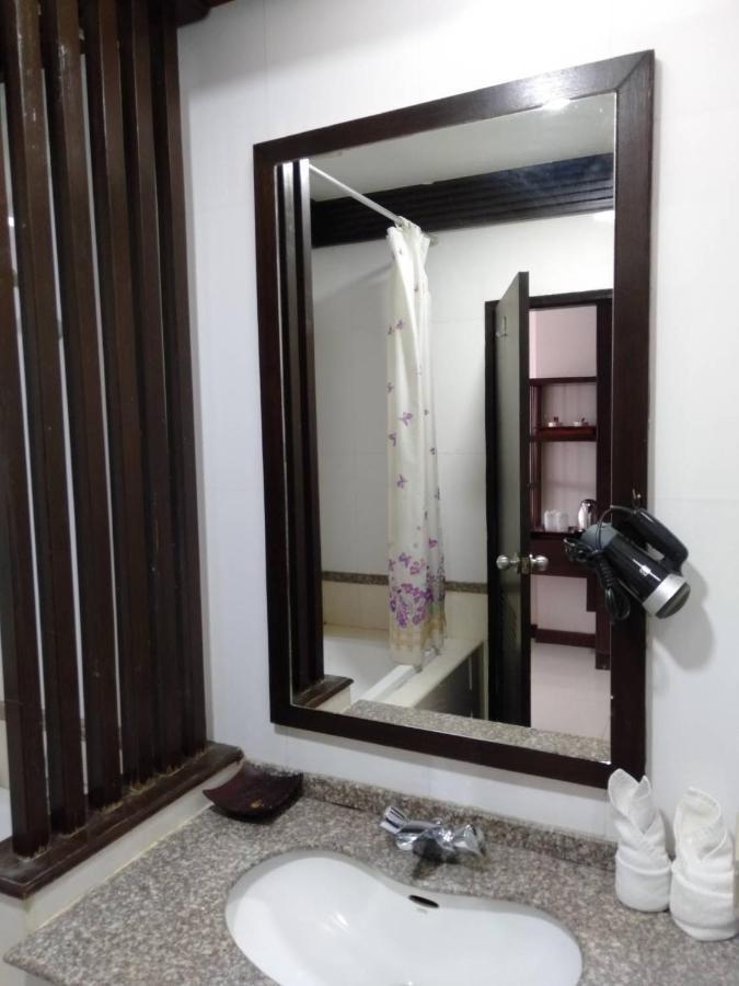 Grand Phranakhon Hotel Ayutthaya Eksteriør billede